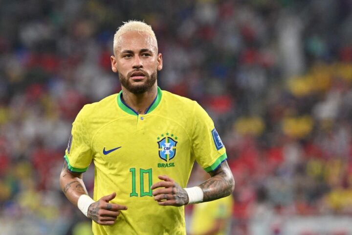 CBF recebe laudo sobre lesão de Neymar e informa que jogador passará por avaliação