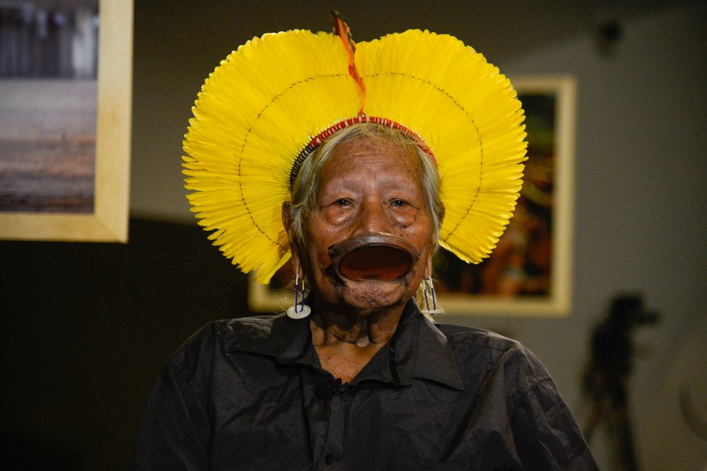 Aos 94 anos, Cacique Raoni recebe alta após ficar internado na UTI