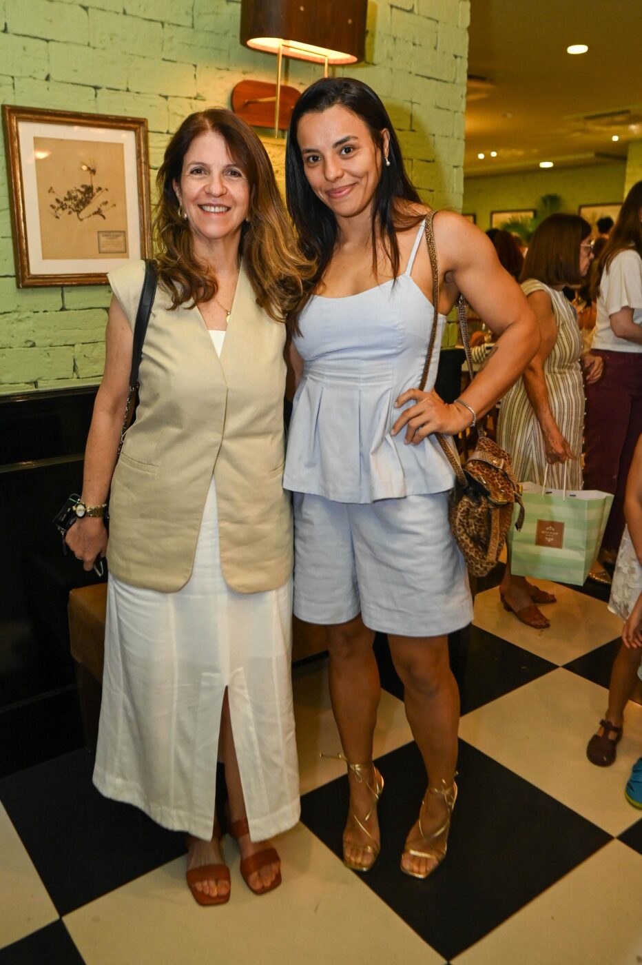 Maria Amélia Castro e Pamela Soares
