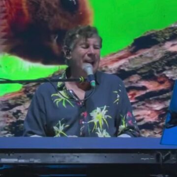 Flávio Venturini lota Concha Acústica em show especial do Dia das Mães; veja vídeo