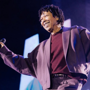 Djavan abre em São Paulo turnê que celebra 50 anos de carreira