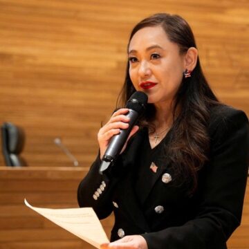 Prefeita renuncia na Califórnia após confessar ser agente da China