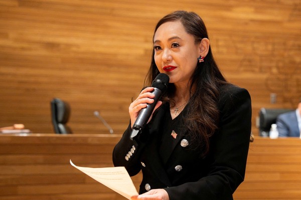 Prefeita renuncia na Califórnia após confessar ser agente da China