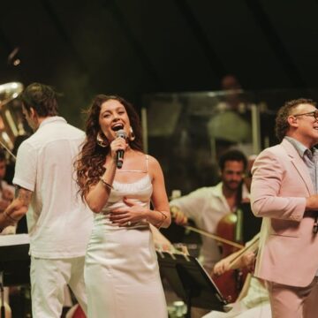Sophie Charlotte canta clássico de Gal Costa em parceria com a OSBA e celebra: “Me transformou”