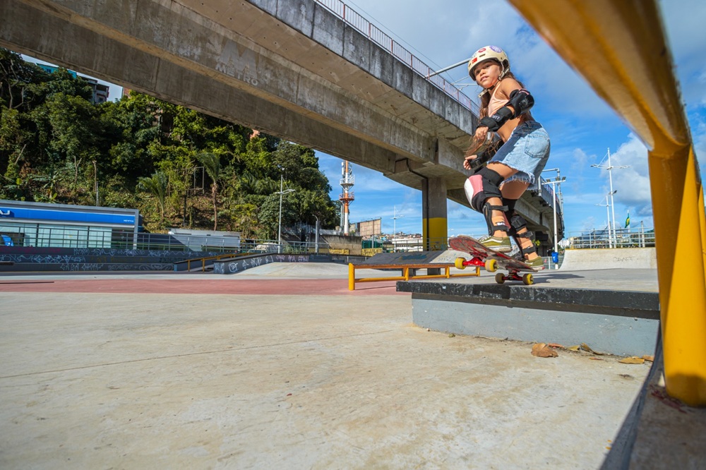 Skatista de 7 anos chama atenção em nova pista da Bonocô e desponta como promessa em Salvador