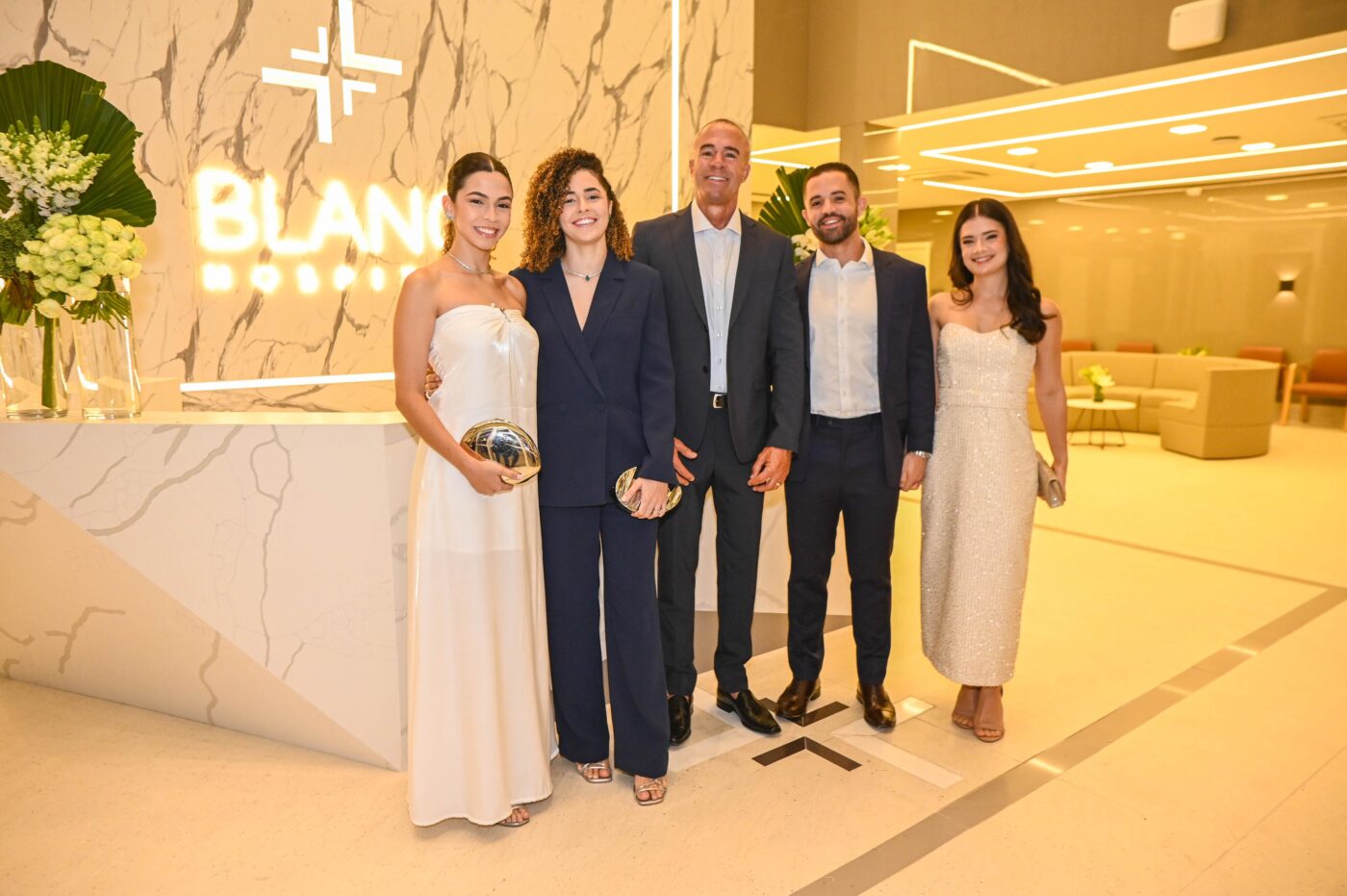 Louise Lordello, Paula, Paulo, Vitor Leal e Júlia Denovaro