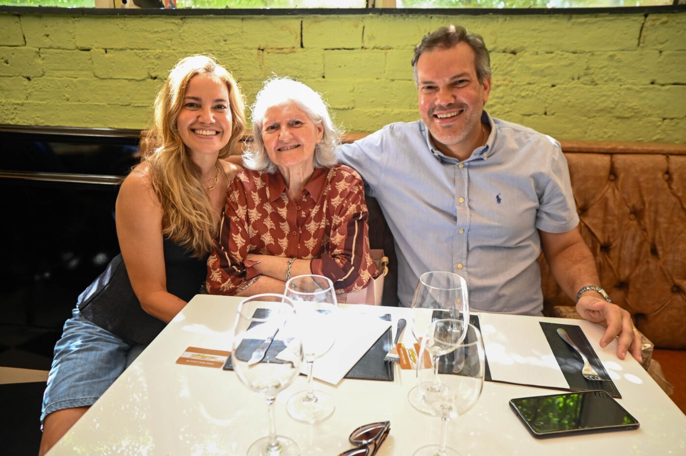 Carolina, Zélia e Vitor Espinheira