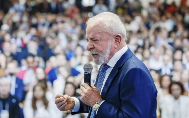 Lula anuncia fim da “taxa das blusinhas” para compras internacionais