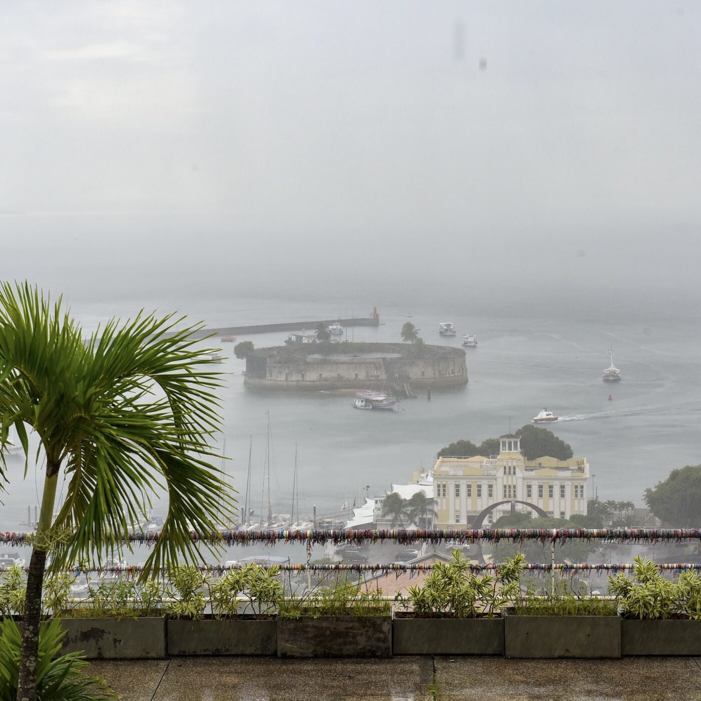 Inmet emite alerta amarelo de chuvas intensas para Salvador e mais 87 cidades da Bahia; veja lista