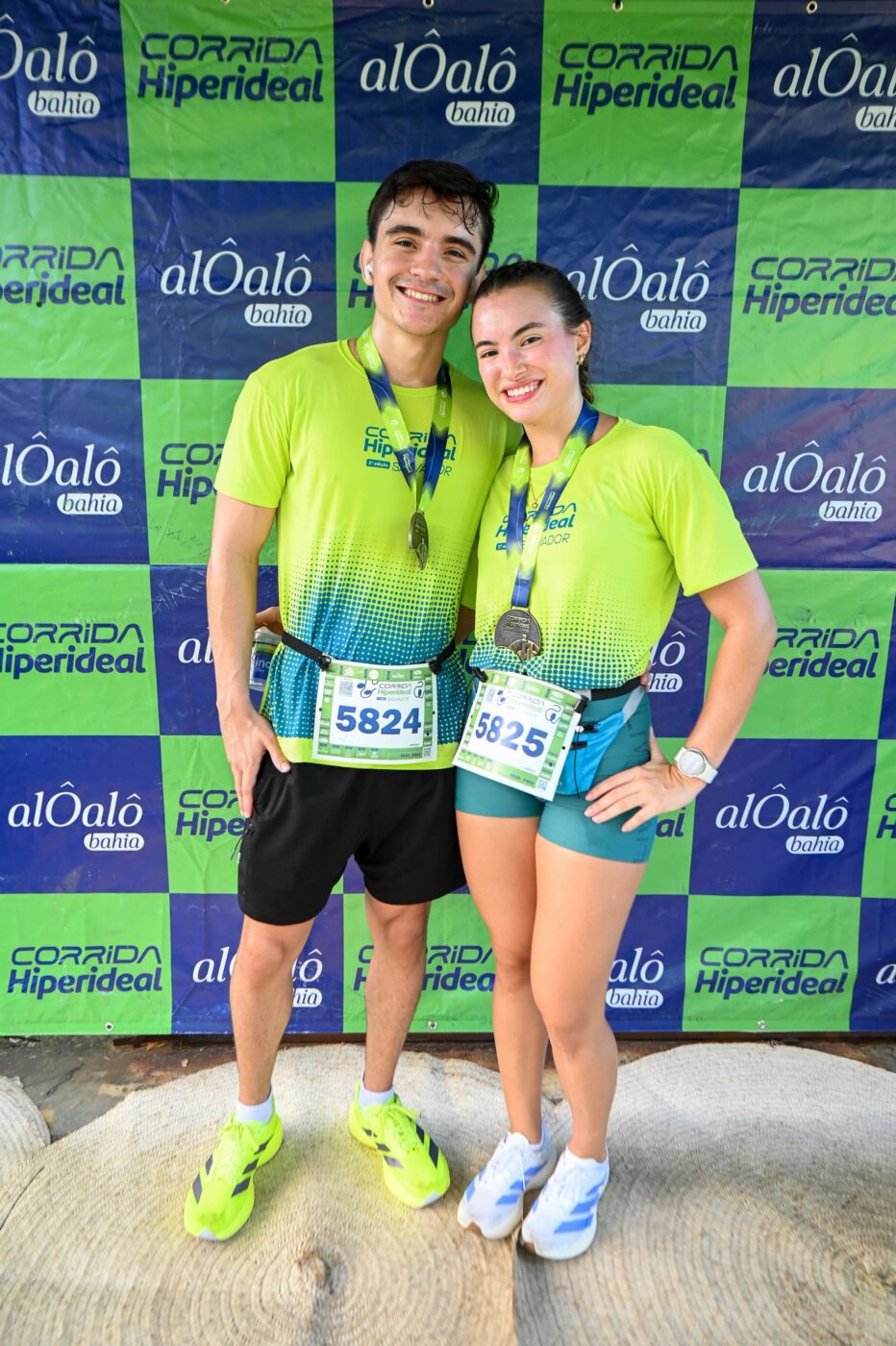 Victor Chagas e Larissa Cintra