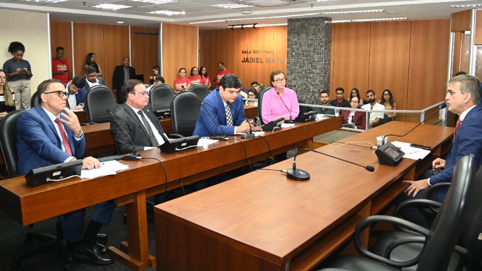Sabatina de Adolfo Menezes para vaga no TCM ganha data para acontecer