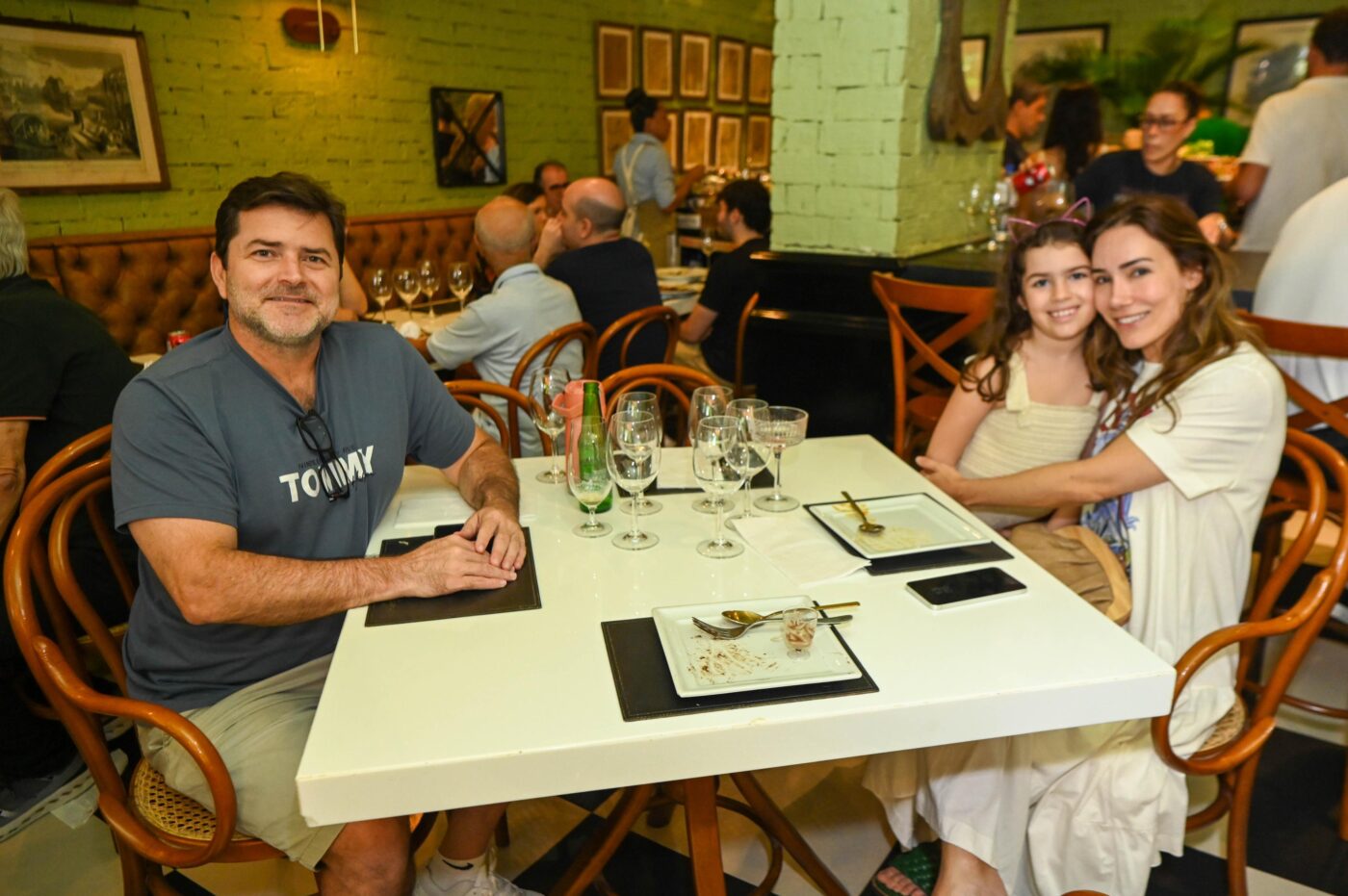 Victor Lima, Amanda e Lorena Garcia