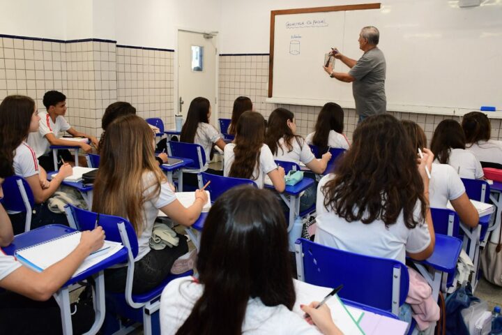 Estudantes baianos participam de seminário internacional promovido por Cambridge