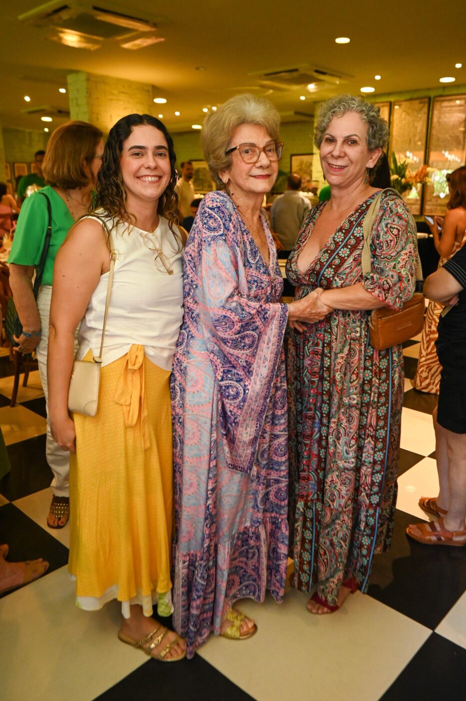 Haiara, Heve, Walnice Estrela