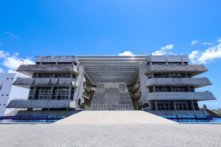 Data da posse de governador na Bahia pode deixar de ser 1º de janeiro; entenda