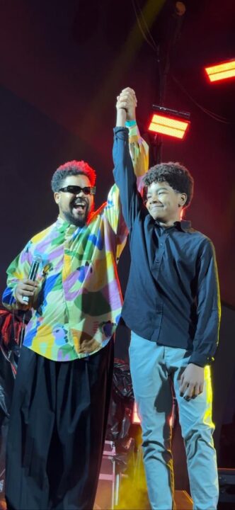 Jovem pianista de Salvador emociona ao tocar com Amaro Freitas no Salvador Jazz; veja vídeos