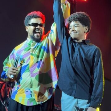 Jovem pianista de Salvador emociona ao tocar com Amaro Freitas no Salvador Jazz; veja vídeos
