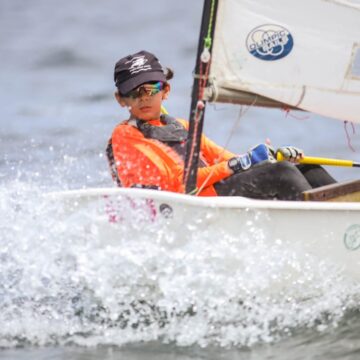 Velejador baiano de 13 anos vai representar o Brasil em campeonato de vela no Canadá