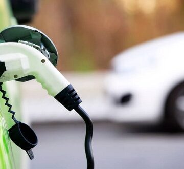 Projeto prevê pontos de recarga para veículos elétricos em estacionamentos de uso coletivo na Bahia; entenda