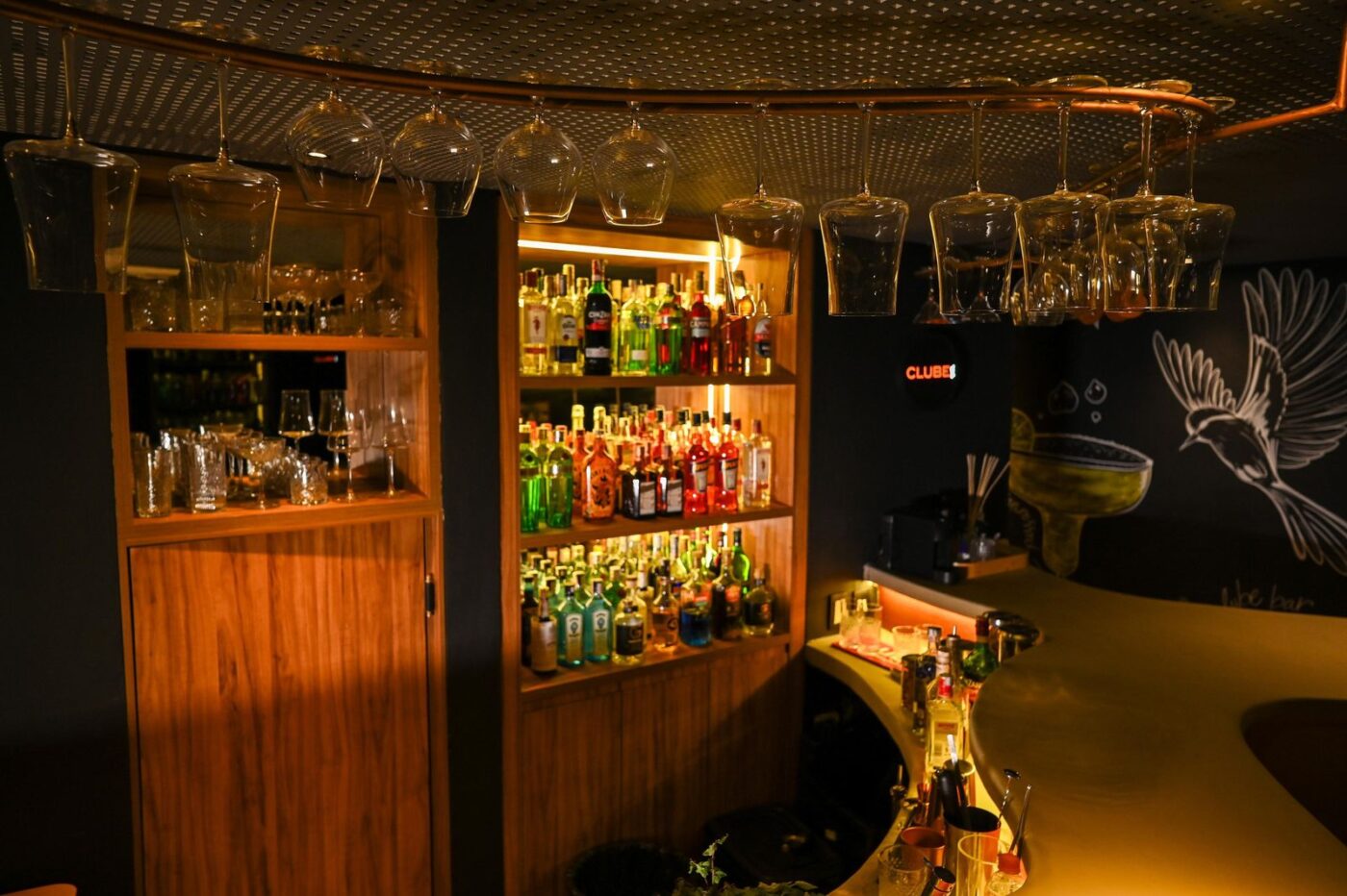 Clube Bar reúne nomes de destaque da coquetelaria baiana em edição especial do Guest Bartender