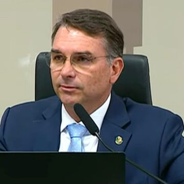 Flávio Bolsonaro deve passar São João em cidade da Bahia; saiba onde