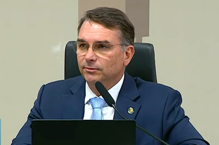 Flávio Bolsonaro deve passar São João em cidade da Bahia; saiba onde