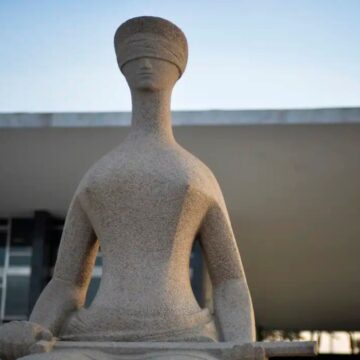 STF determina fim de aposentadoria compulsória para juízes condenados