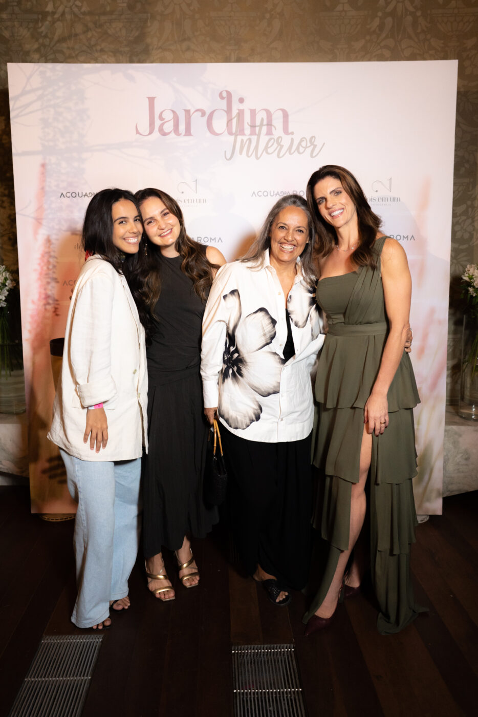 Maria Paula Romano, Nayana Pedreira, Claudia Guimarães e Lhais Brugni