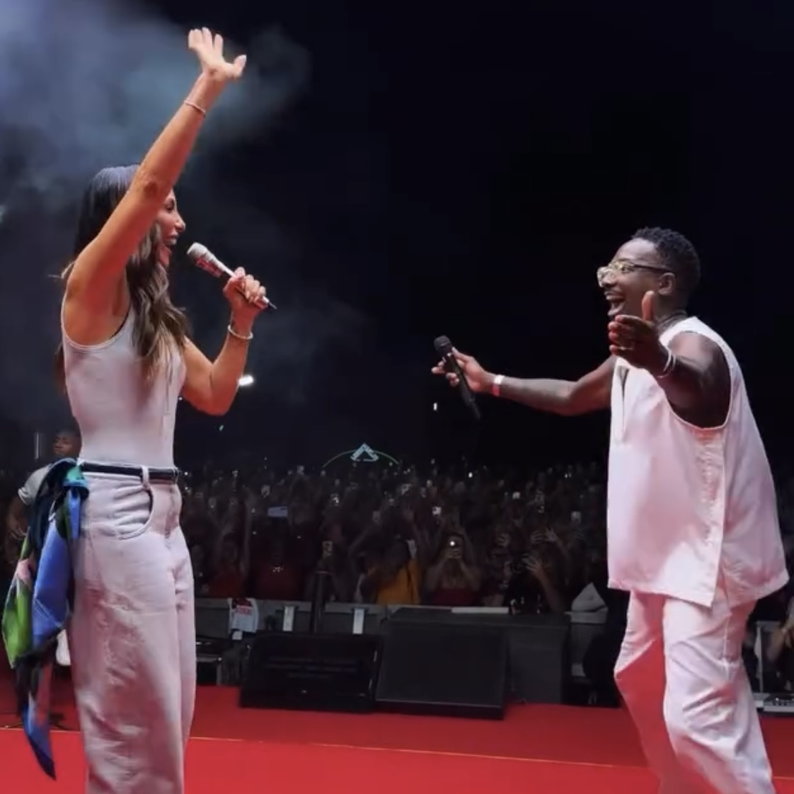 Ivete Sangalo divide palco com Mumuzinho em show no Rio de Janeiro