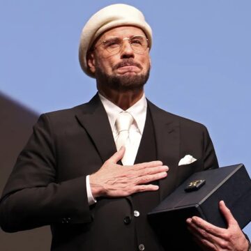 John Travolta é surpreendido com Palma de Ouro honorária em Cannes: “mais do que um Oscar”