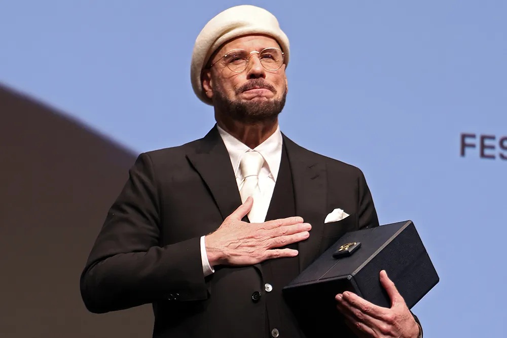 John Travolta é surpreendido com Palma de Ouro honorária em Cannes: “mais do que um Oscar”