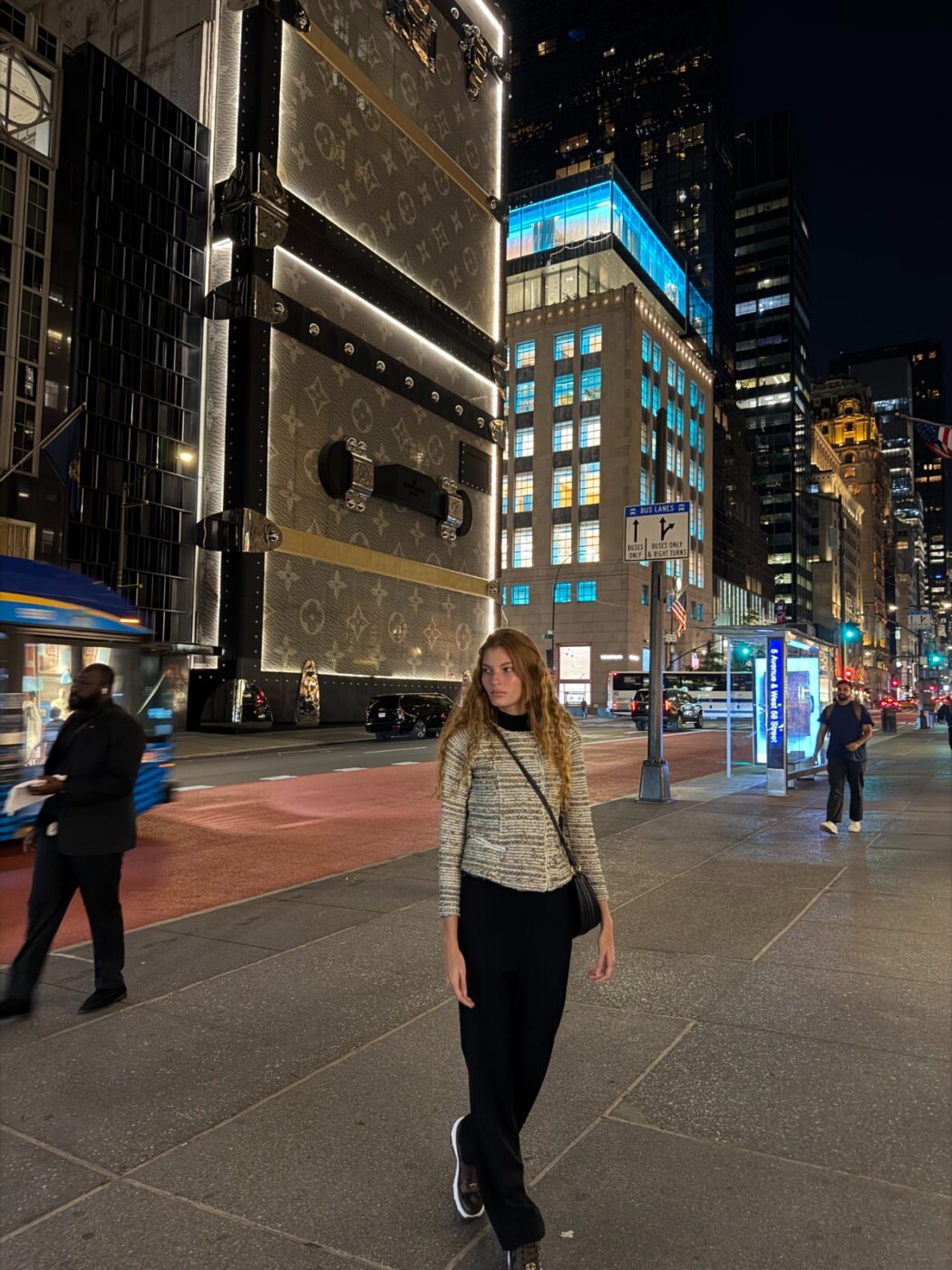 Modelo baiana estreia em Nova York e chega ao 7º desfile consecutivo para a Louis Vuitton