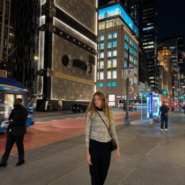 Modelo baiana estreia em Nova York e chega ao 7º desfile consecutivo para a Louis Vuitton