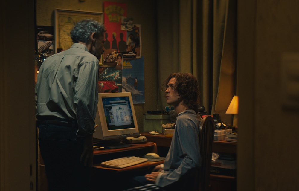 João Guilherme vive um dos maiores hackers do Brasil em “O Rei da Internet”, que estreia nesta quinta (14) nos cinemas