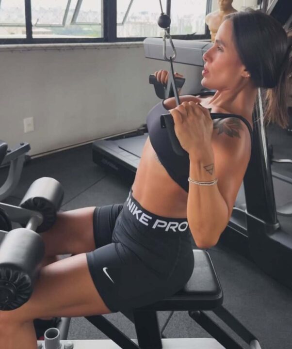 Carol Peixinho revela mudança na rotina de treino após nascimento do filho Bento: “Fase bem bagunçada”