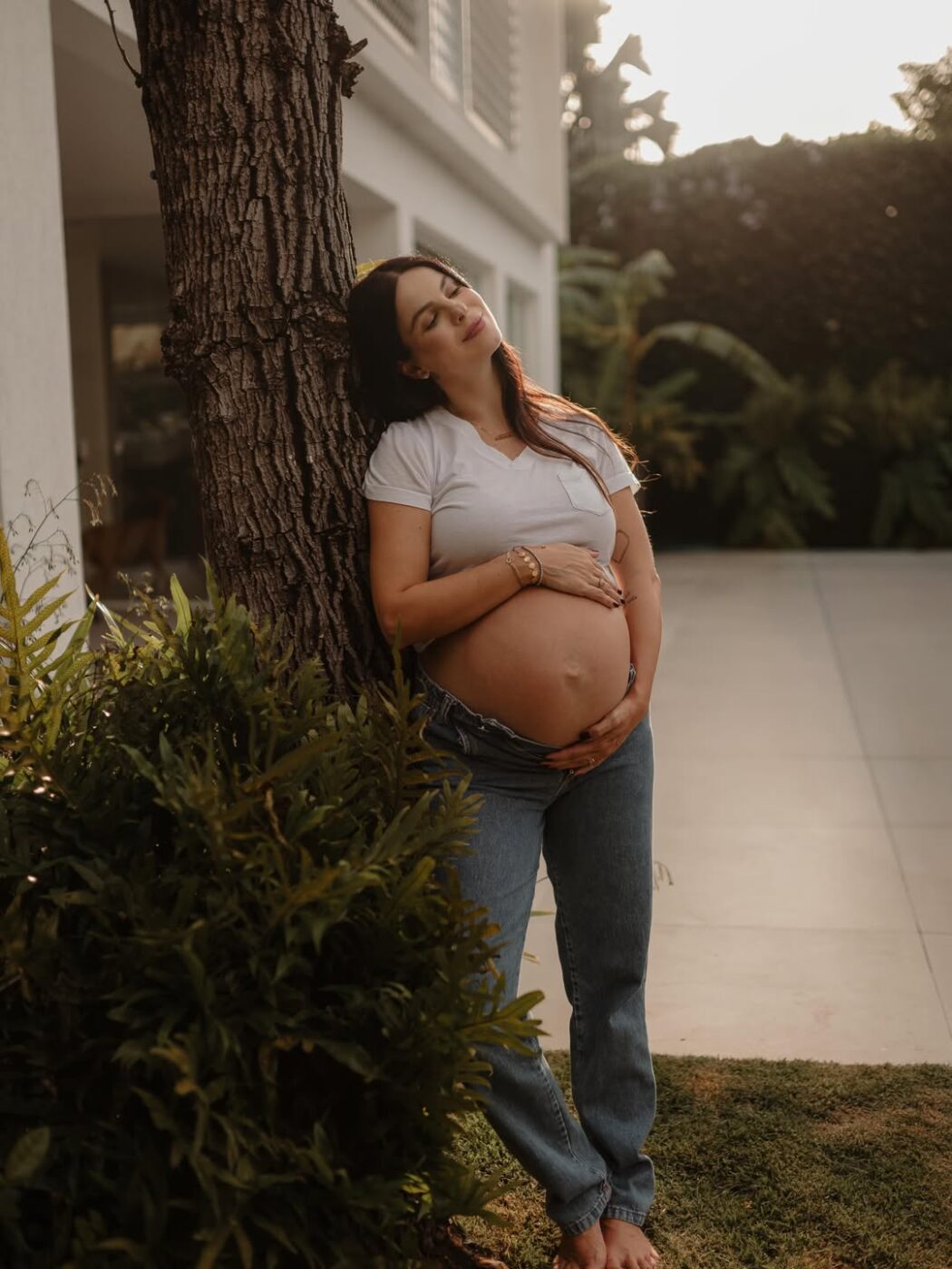Sthefany Brito mostra barrigão e celebra gravidez do terceiro filho: ‘Que honra’