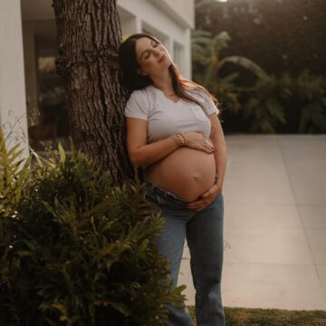 Sthefany Brito mostra barrigão e celebra gravidez do terceiro filho: ‘Que honra’
