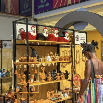 Cerâmica de Maragogipinho ocupa shopping de Salvador com feira, oficinas e desfile de moda