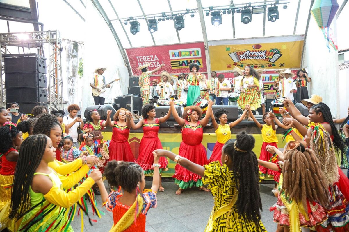 Escola Olodum celebra cultura afro-junina com samba e atividades para crianças no Pelourinho