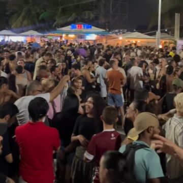 Multidão lota Copacabana para assistir a ensaio de Shakira