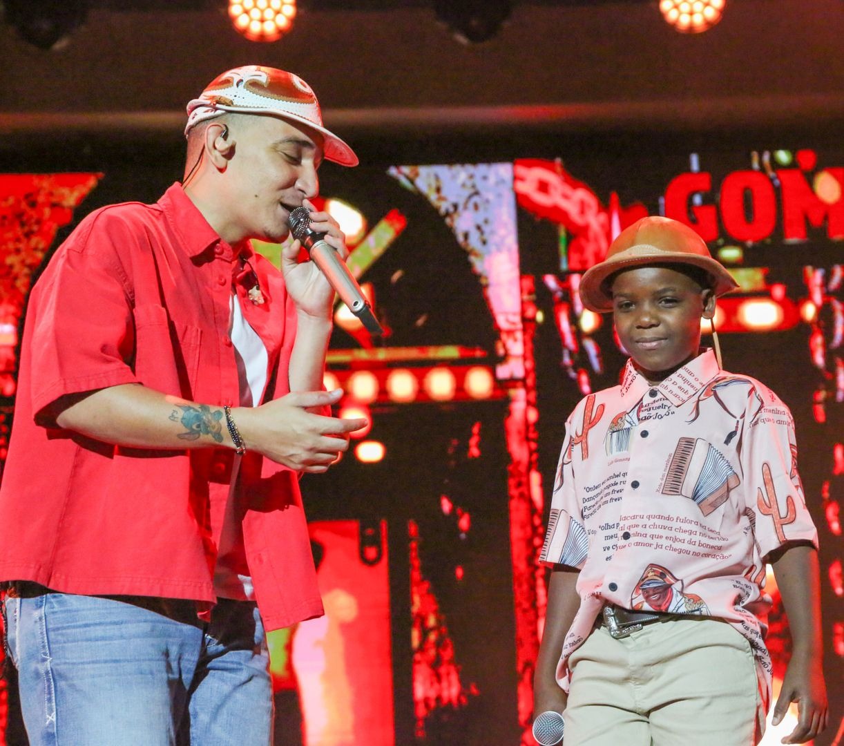 João Gomes recebe baiano Ruan Vaqueirinho em show em São Paulo