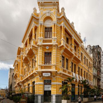 Palacete Tirachapéu é premiado com o Oscar do design mundial na Alemanha