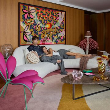 Capa da Casa Vogue, apartamento de Isabeli Fontana e Di Ferrero tem obra de artista radicado na Bahia