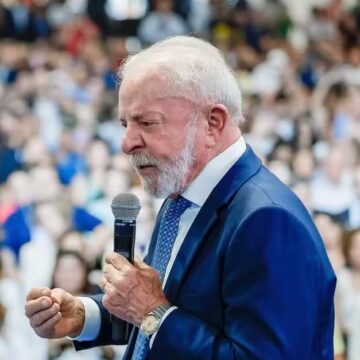 Lula anuncia fim da “taxa das blusinhas” para compras internacionais