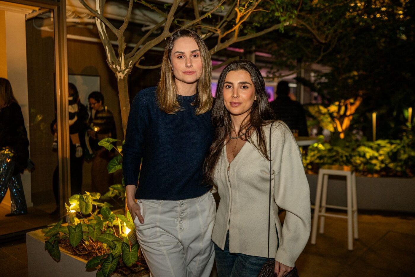 Raisa Garcia e Débora Kor