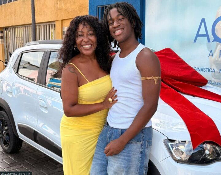 Maíra Azevedo, a Tia Má, se emociona ao comprar carro de presente para filho de 18 anos: ‘Chorei’