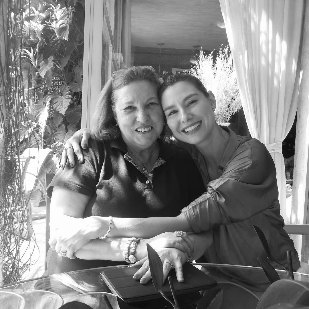 Lavinia Vlasak se despede da mãe em post emocionante: ‘vá em paz e descanse’
