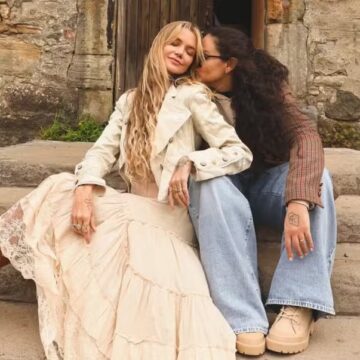 Em lua de mel, Marcela Mc Gowan visita cenário de ‘Outlander’ com Luiza Martins
