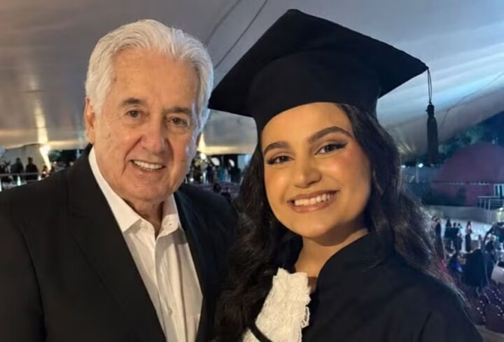 Repórter Francisco José celebra formatura da neta Camila: ‘Minha médica’
