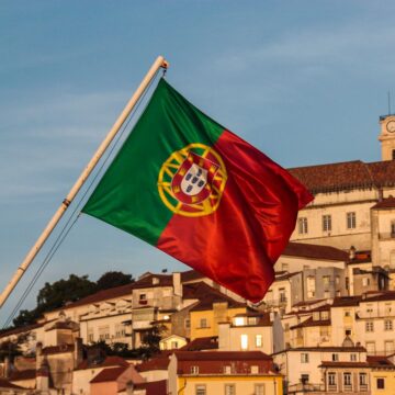 Portugal promulga lei que endurece as regras para acesso à cidadania